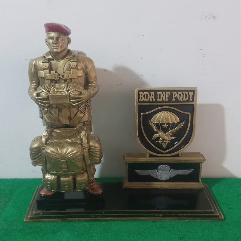 Estátua Paraquedista – Eterno Herói - Imagem 2
